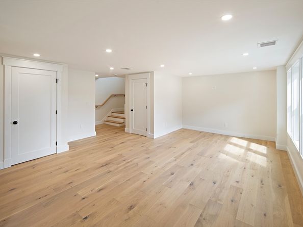 26 Maple St, Northborough MA 01532