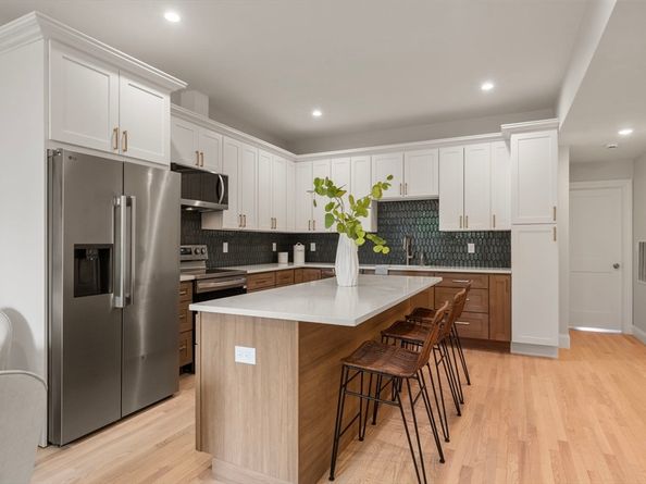 587 E Broadway 3, Boston MA 02127