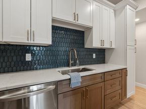 587 E Broadway 3, Boston MA 02127