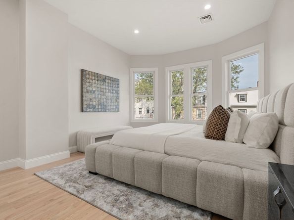 587 E Broadway 3, Boston MA 02127