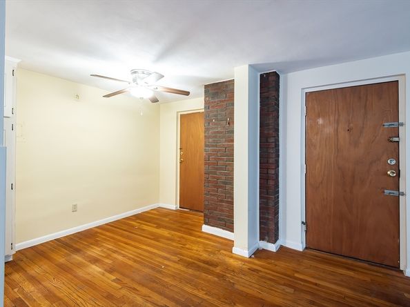 7 Cass St 6, Boston MA 02132