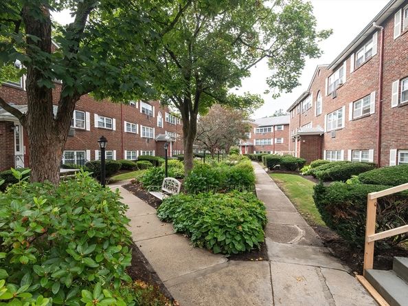 7 Cass St 6, Boston MA 02132