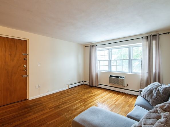 7 Cass St 6, Boston MA 02132
