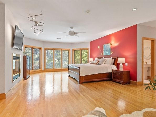 16 Solomon Pierce Rd, Lexington MA 02420