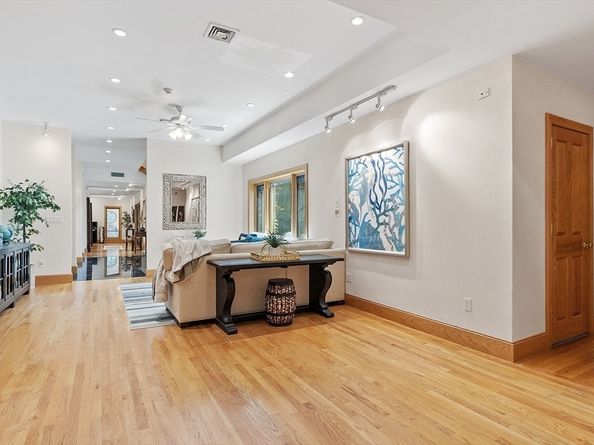16 Solomon Pierce Rd, Lexington MA 02420