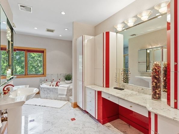16 Solomon Pierce Rd, Lexington MA 02420