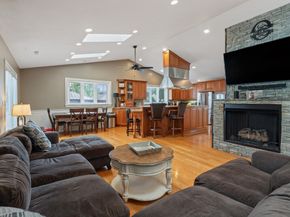 137 Main St, Oxford MA 01540