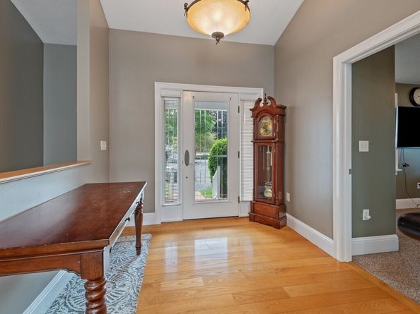 137 Main St, Oxford MA 01540