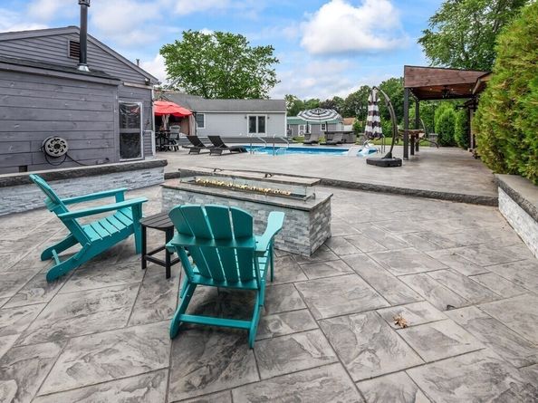 137 Main St, Oxford MA 01540