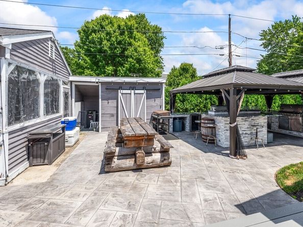 137 Main St, Oxford MA 01540