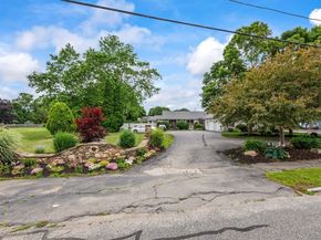 137 Main St, Oxford MA 01540