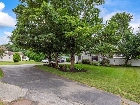 137 Main St, Oxford MA 01540