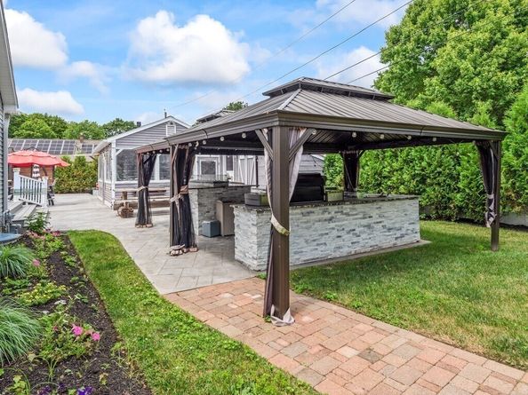 137 Main St, Oxford MA 01540