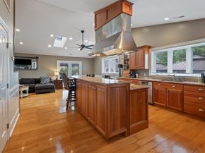 137 Main St, Oxford MA 01540