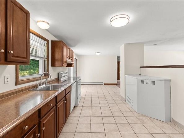 9 Massachusetts Ave, Brockton MA 02302