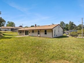 9 Massachusetts Ave, Brockton MA 02302