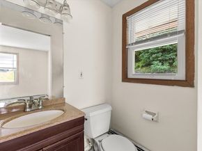 9 Massachusetts Ave, Brockton MA 02302