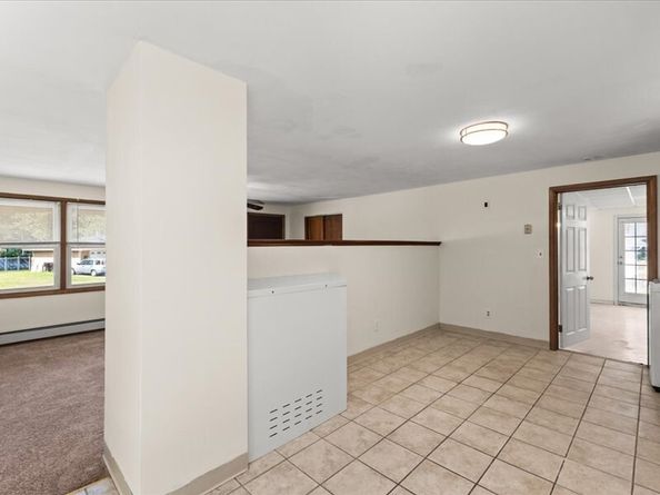 9 Massachusetts Ave, Brockton MA 02302