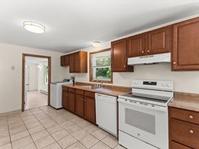 9 Massachusetts Ave, Brockton MA 02302