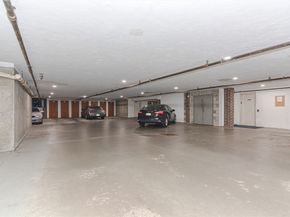 8 Ledgewood Way 17, Peabody MA 01960