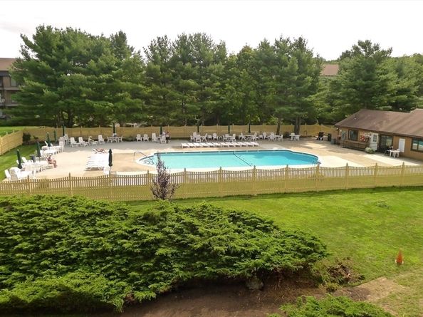 8 Ledgewood Way 17, Peabody MA 01960