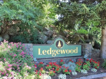 8 Ledgewood Way