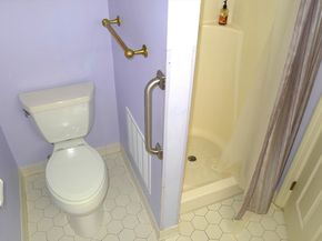 8 Ledgewood Way 17, Peabody MA 01960