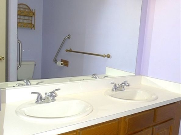8 Ledgewood Way 17, Peabody MA 01960