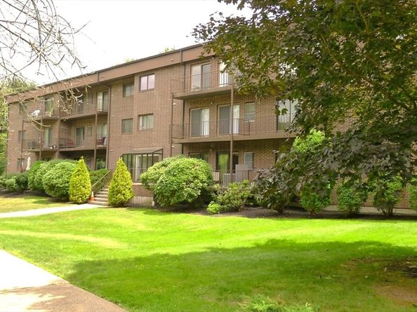 8 Ledgewood Way 17, Peabody MA 01960