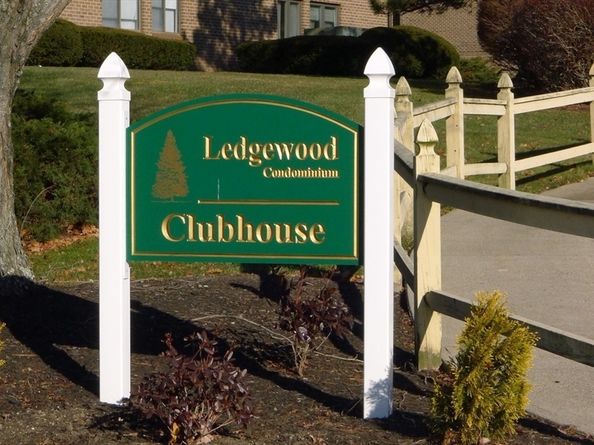 8 Ledgewood Way 17, Peabody MA 01960