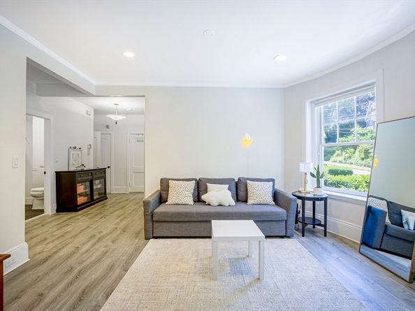12 Colbourne Crescent 1, Brookline MA 02445