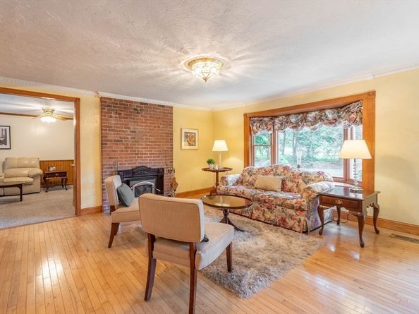 55 Central Ave, Paxton MA 01612