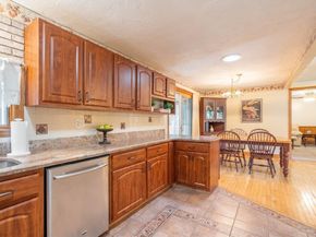 55 Central Ave, Paxton MA 01612