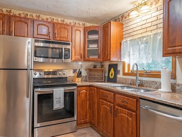 55 Central Ave, Paxton MA 01612
