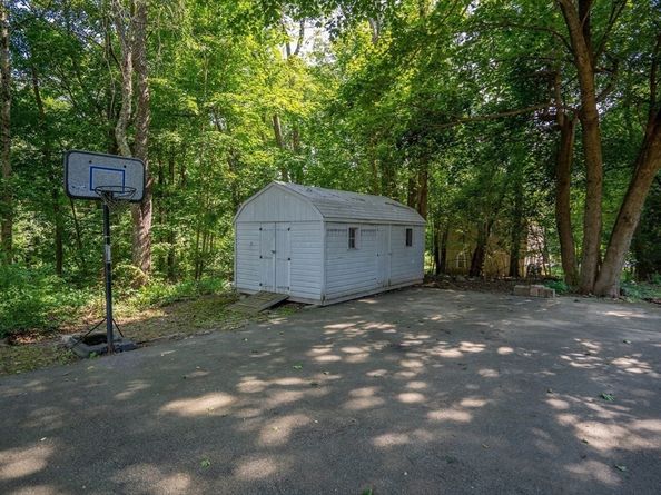 55 Central Ave, Paxton MA 01612