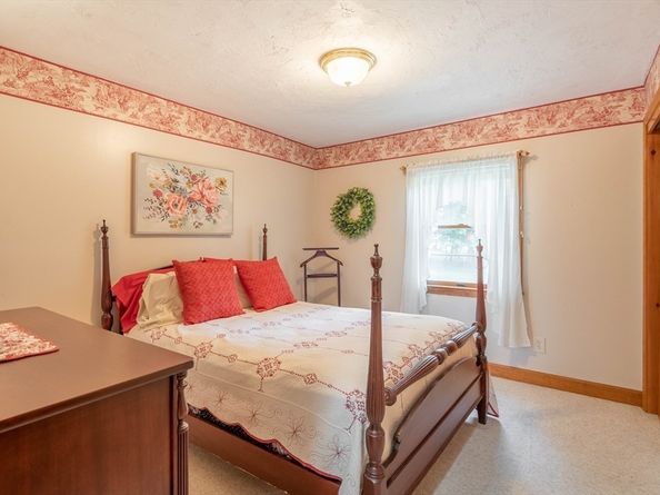 55 Central Ave, Paxton MA 01612