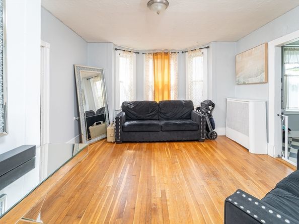 68 Cook Ave, Chelsea MA 02150