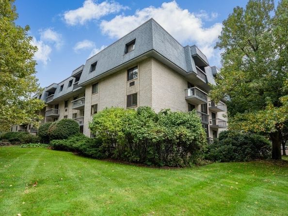 85 Commons Drive 301, Shrewsbury MA 01545