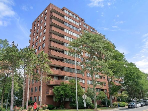 77 Adams St 1206, Quincy MA 02169