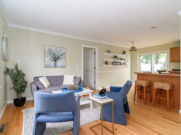 16 Willow St 16, Natick MA 01760