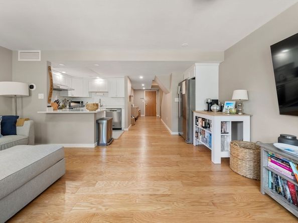 376 Commercial Street 2B, Boston MA 02109
