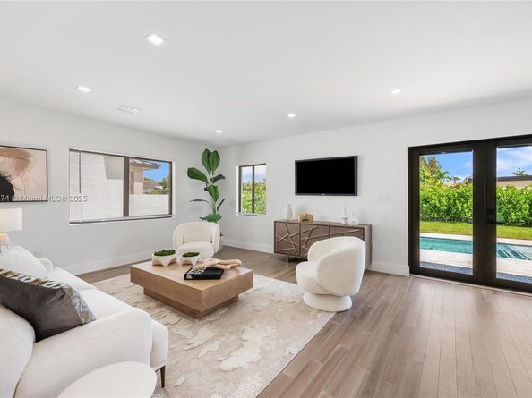 2735 SW 65th Ave, Miami FL 33155