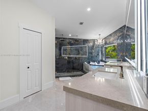 6180 Pine Tree Dr, Miami Beach FL 33140