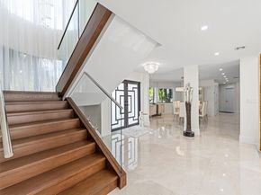 6180 Pine Tree Dr, Miami Beach FL 33140