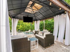 6180 Pine Tree Dr, Miami Beach FL 33140