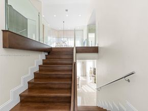 6180 Pine Tree Dr, Miami Beach FL 33140