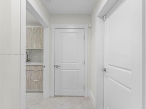 6180 Pine Tree Dr, Miami Beach FL 33140