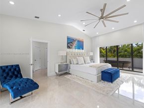 6180 Pine Tree Dr, Miami Beach FL 33140