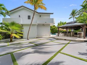6180 Pine Tree Dr, Miami Beach FL 33140