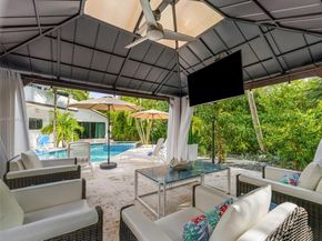 6180 Pine Tree Dr, Miami Beach FL 33140